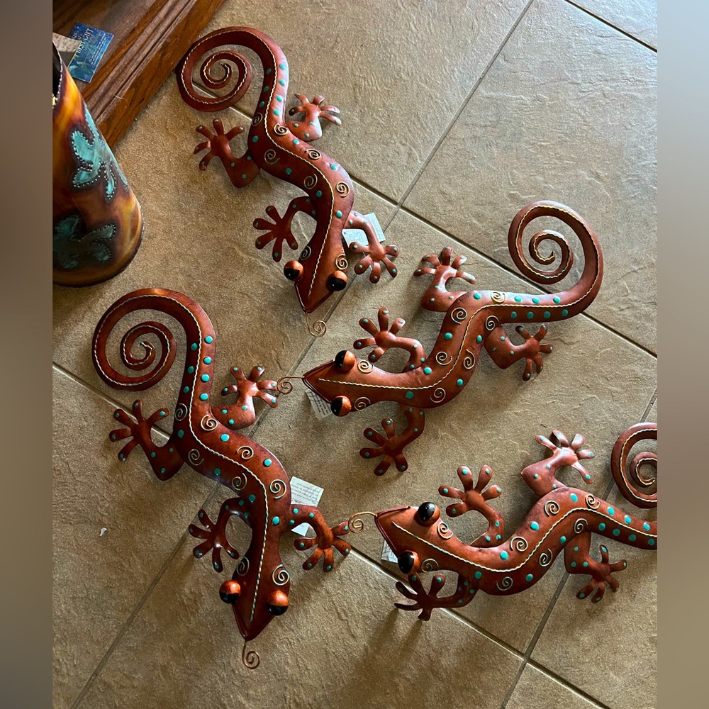 NWT, Set of 4 geiko copper 20” wall decor